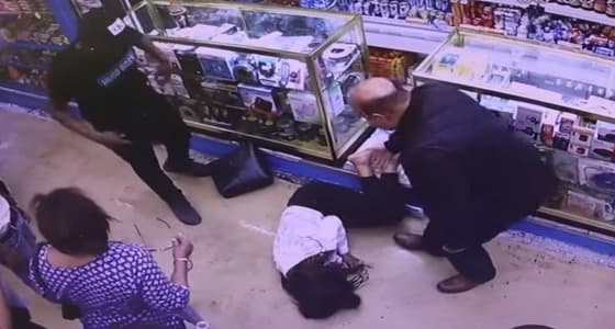 بالفيديو.. فتاة تتلوى ألما بعد احتراقها بـ " الأسيد "