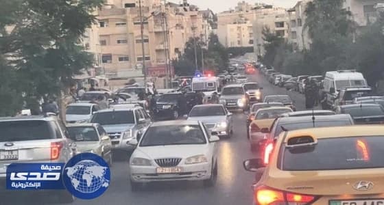 بالفيديو والصور.. مقتل أردني وإصابة إسرائيلي في محيط سفارة تل أبيب بعمان