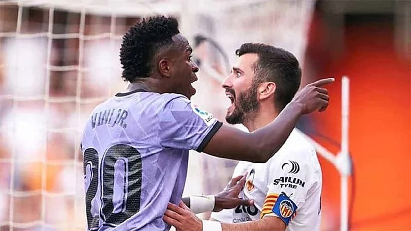 جونيور يتعرض لانتقادات حادة بسبب تصريحاته الأخيرة