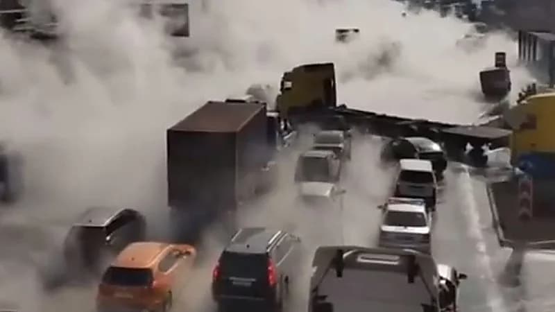 بالفيديو.. الثلوج الكثيفة تكسو شوارع مدينة فلاديفوستوك وتمنع دخول الشاحنات