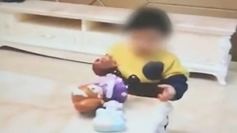 عراقي يعرض ابنته للبيع مقابل 6 آلاف دولار