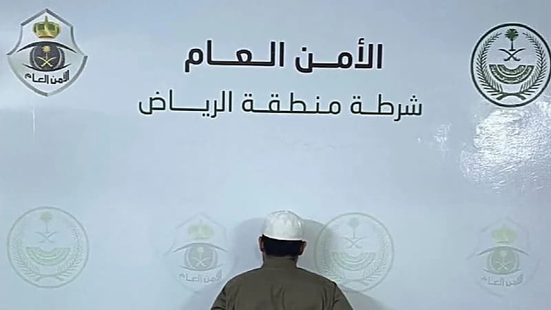 القبض على مواطن لإحراقه أعلافًا ومعدة زراعية بوادي الدواسر .. فيديو