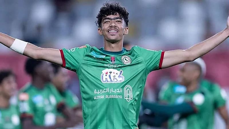 الاهلي والنصر يتنافسان على ضم العلايلي