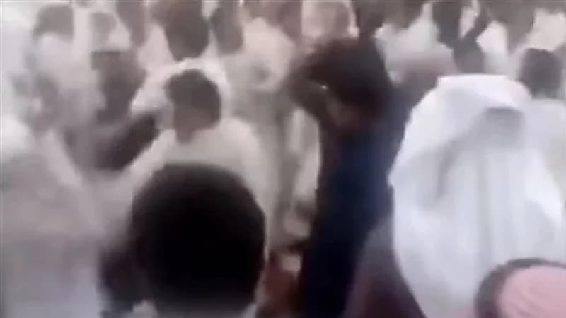 بيت شعر يحول حفل زفاف إلى ضرب وعراك