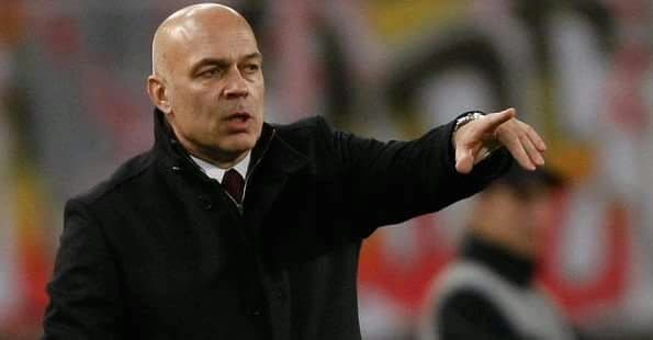 جروس يدفع بالحربي وعسيري في ديربي جدة