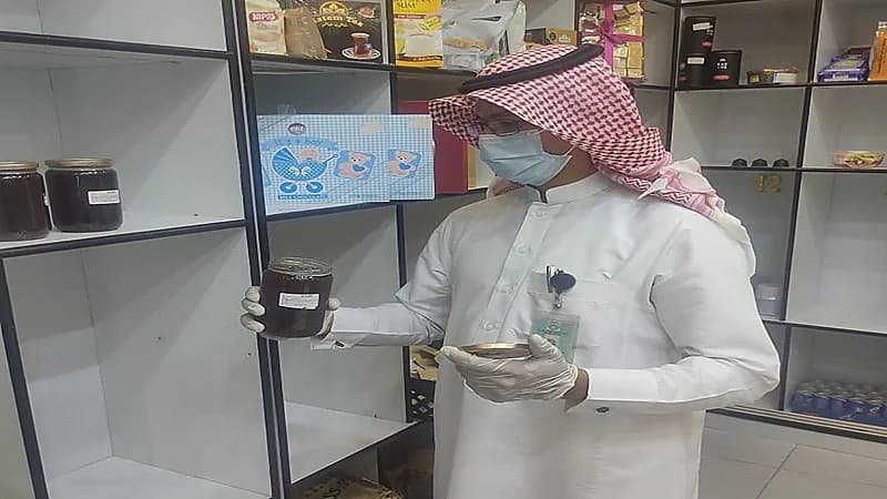 ضبط عسل مغشوش قبل توزيعه على الأسواق في بحر أبوسكينة