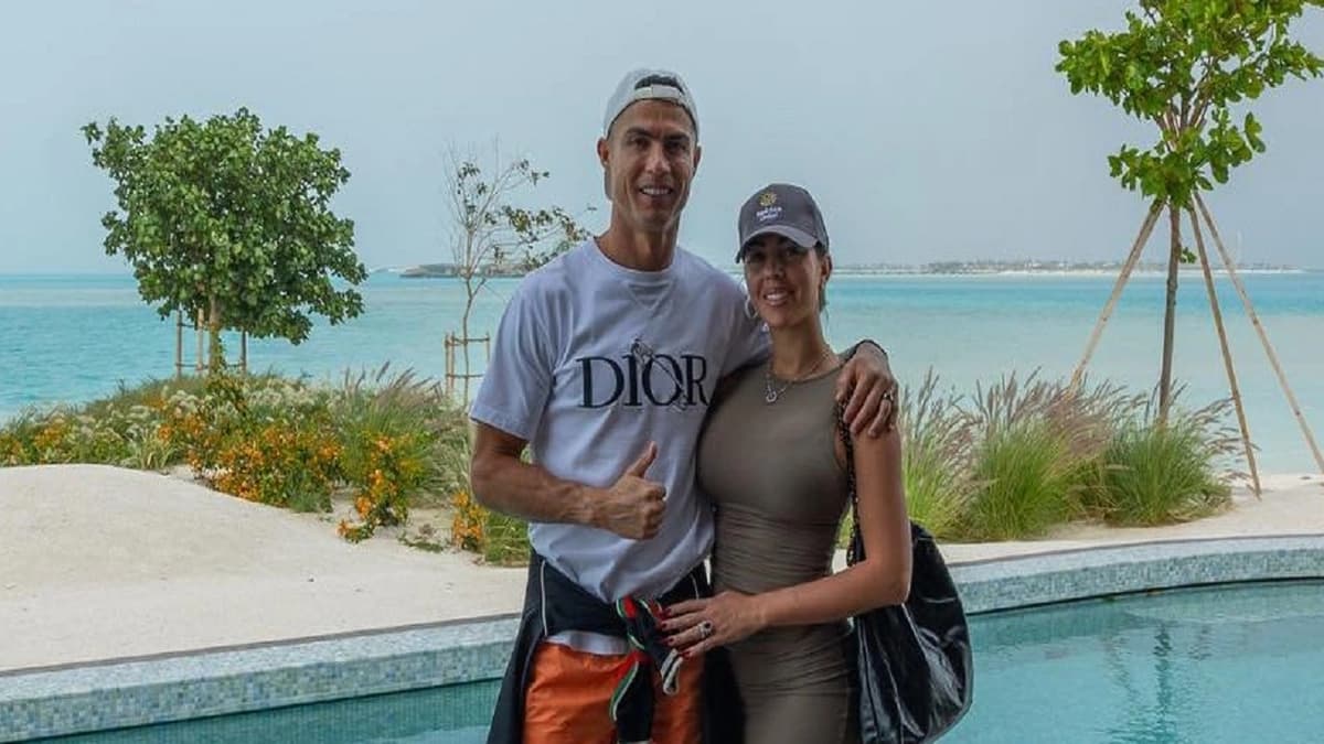 رونالدو : أحب قضاء إجازتي مع عائلتي في البحر الأحمر .. فيديو