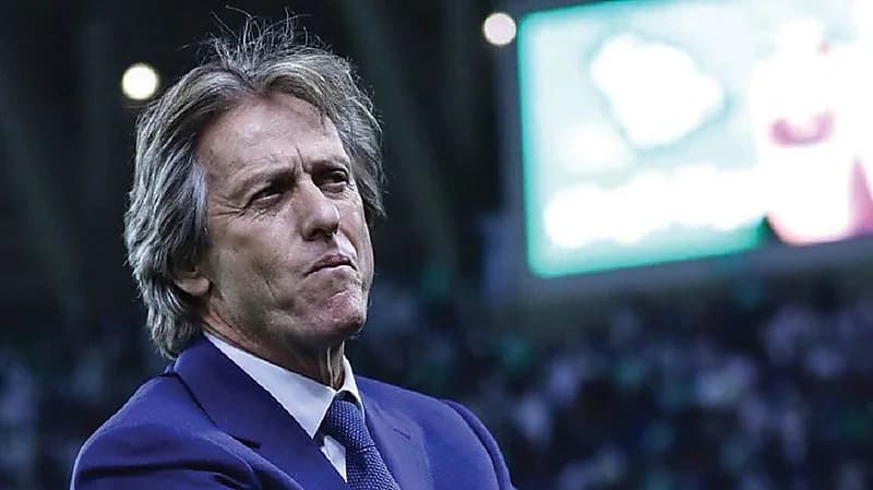 مدرب الهلال السابق على رادار النصر