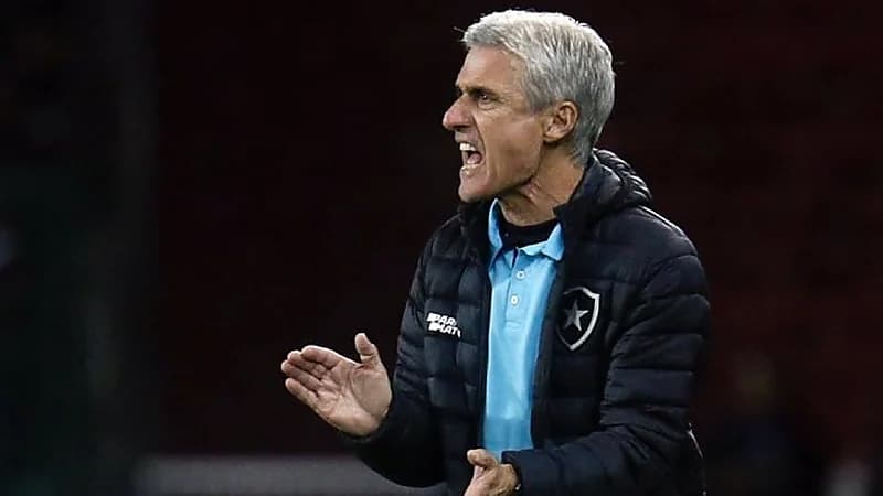 كاسترو يدخل ضمن الأسماء المرشحة لتدريب الهلال