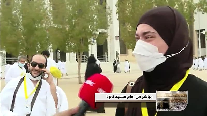 بالفيديو.. دموع حجاج بيت الله الحرام تمتزج بزخات المطر في صعيد عرفة