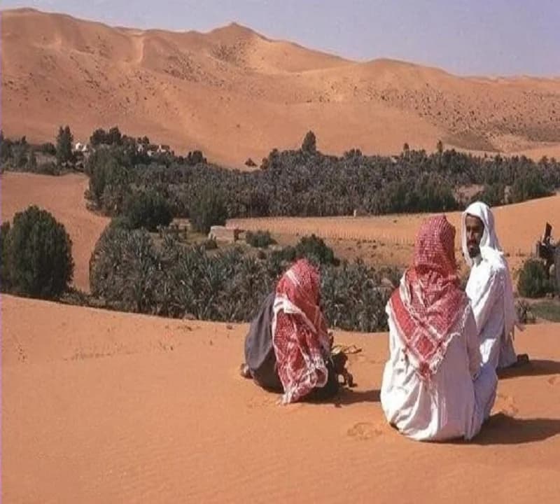 جلسة على رمال قرب الزلفي قبل 47 عام