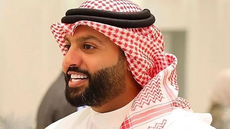 يعقوب بوشهري يحضر رضاعة ابنه خالد.. فيديو