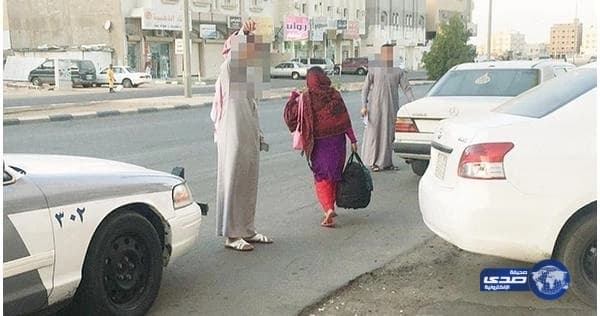 تجنبًا للإسراف والتبذير.. مواطن يحتفل بزواج ابنه في مسجد بالعاصمة المقدسة