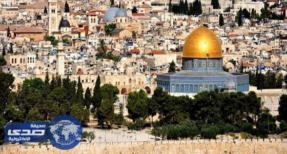 فتاة اسرائيلية تقتحم باحة المسجد الأقصى عارية