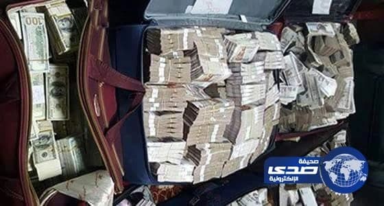 مرتشي مصري يثير سخرية النشطاء ويلقبونه ب" علي بابا"