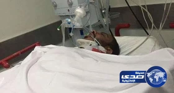 بالصور..حفرة عميقة بطريق التخصصي  تتسبب في دخول شاب العناية المركزة