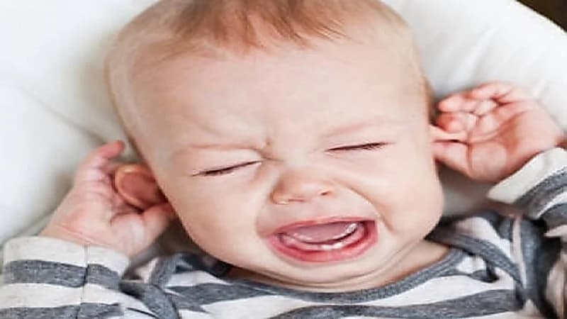 تعرفي على إلتهاب الأذن الوسطى عند الأطفال