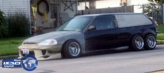 صورة غريبة لهوندا سيفيك واجن بست عجلات