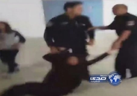 القبض على إثيوبي متهم بجريمة قتل.. وتهجم ثلاث منهم بمنفوحه الرياض على رجال الأمن