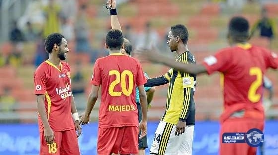 صحيفة بريطانية : صلاح أفضل من نيمار