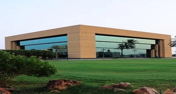 إزالة السيارات والمعدات المعطلة في عنيزة