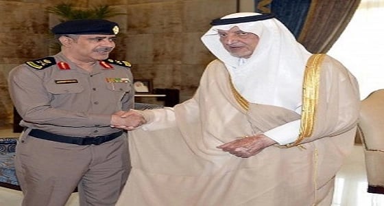 " الفيصل " يقلد مدير الأدلة الجنائية رتبته الجديدة