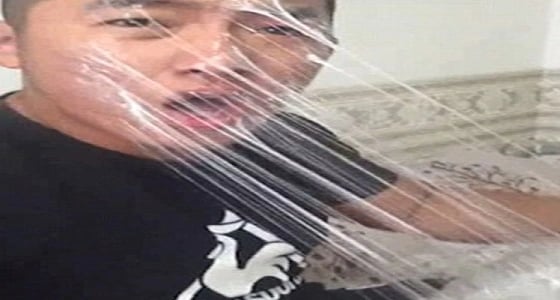 بالفيديو.. سيدة تنتقم من زوجها لإطالته النظر لهاتفه بطريقة مروعة