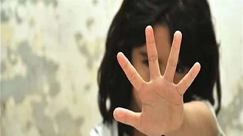 عامل يهتك عرض تلميذة داخل مدرسة