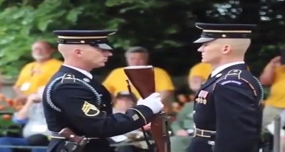 بالفيديو.. الولد جاك يقلد وراح فيها خويه