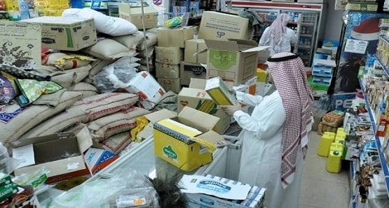 إتلاف ومصادرة مواد غذائية في أسواق السيح
