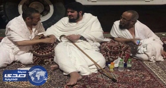 بالصور.. الأمير عبدالعزيز بن فهد يؤدي مناسك الحج
