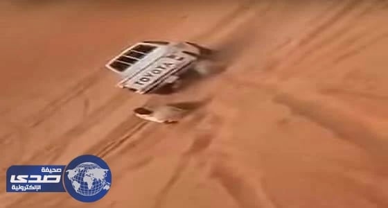 بالفيديو.. العناية الإلهية تنقذ شابين من الدهس تحت عجلات مفحط