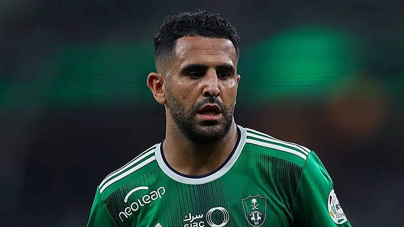 ‎يايسله يعلق على تصرف رياض محرز بعد استبداله .. فيديو