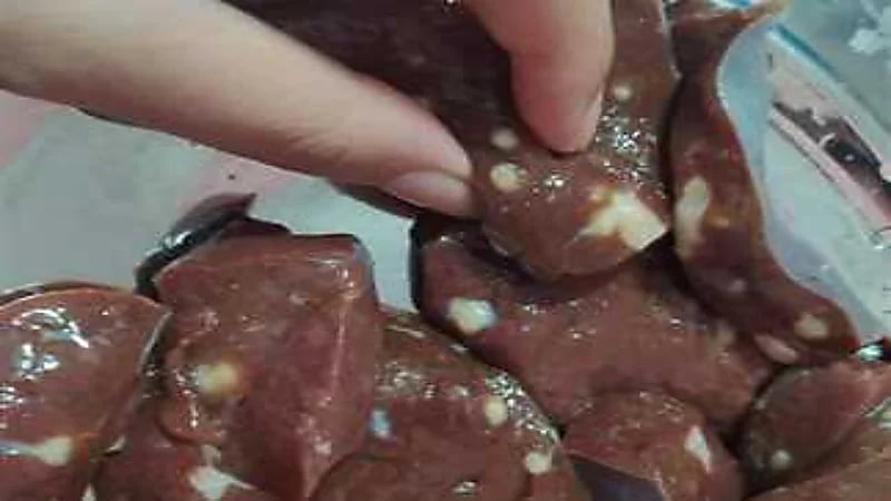 النمر يحذر من أكل الكبدة النيئة