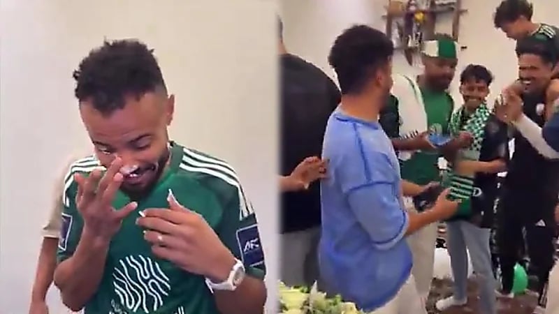 مجرشي يحتفل برفقة عائلته بمناسبة تتويج الأهلي بكأس آسيا.. فيديو