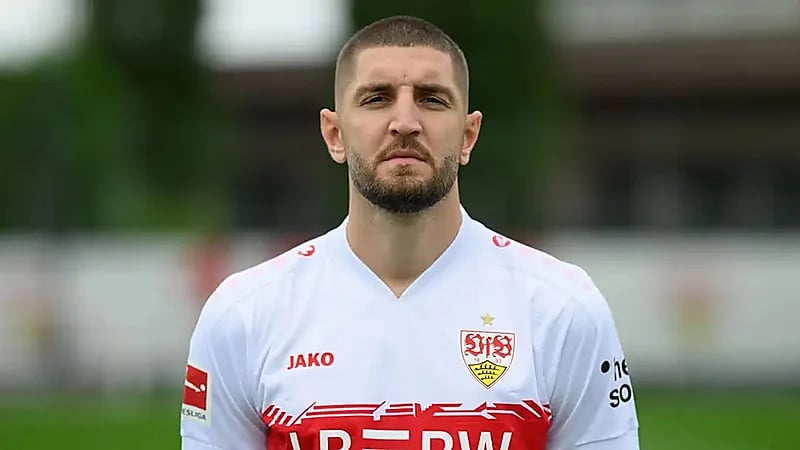 20 مليون يورو تقرب مدافع شتوتغارت من النصر