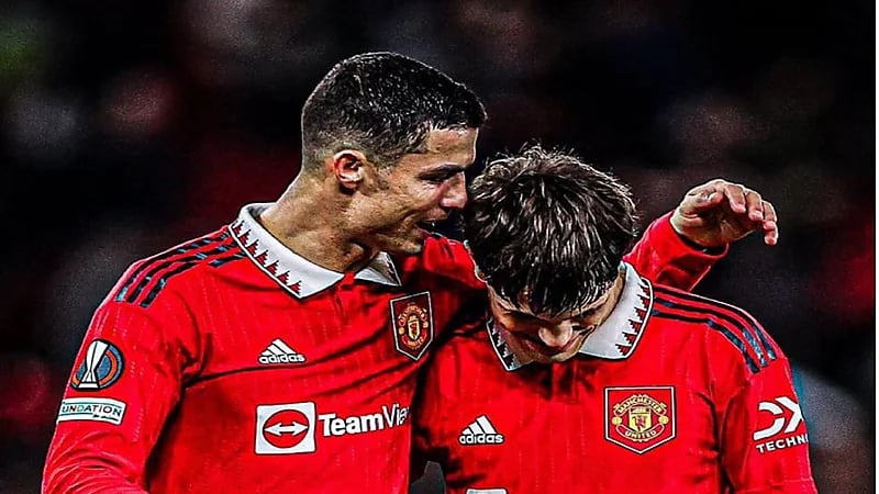 الصحافة الإنجليزية: غارناتشو مرشح للانضمام إلى النصر واللعب مجددًا بجانب قدوته كريستيانو رونالدو