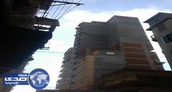 بالصور.. عقار مائل من 17 طابقًا يهدد أرواح المواطنين في الإسكندرية