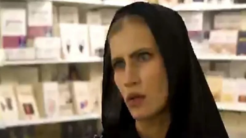 معلمة أمريكية في جامعة الملك سعود تتحدث عن زيارتها لمعرض الكتاب بالرياض " فيديو "