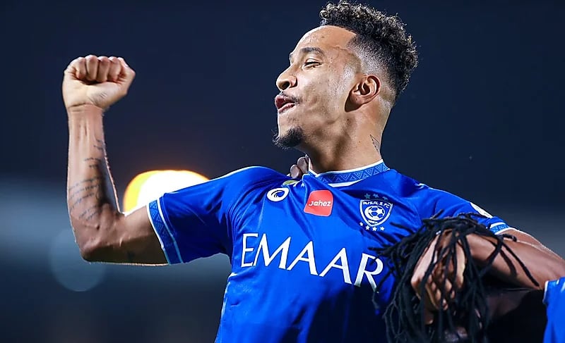 هل تتوقع فوز الهلال بالآسيوية؟.. شاهد: شقيق بيريرا يجيب 