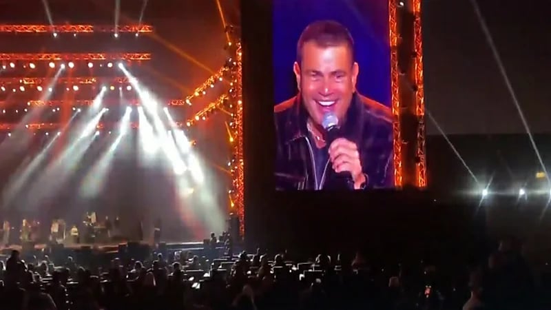 بالفيديو.. عمرو دياب يشعل مسرح أبو بكر سالم