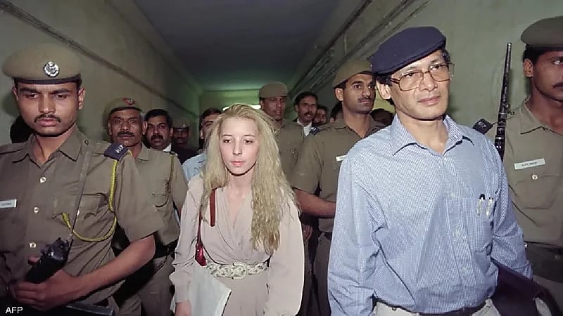 إطلاق سراح "الثعبان" السفاح منفذ 20 جريمة قتل في آسيا