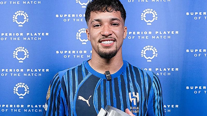 حساب الهلال يحيي ماركوس ليوناردو لإحرازه لقب رجل المباراة أمام مانشيستر