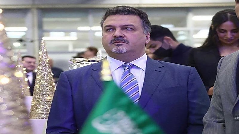 فيديو..الأمير بندر بن خالد الفيصل يحضر بطولة جمال الخيل العربية في باريس