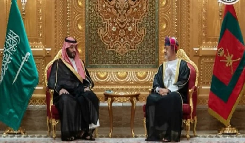 المملكة وعُمان ترحبان في بيان مشترك بالإعلان عن افتتاح الطريق البري العماني السعودي