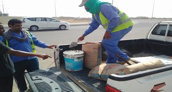 بالفيديو والصور.. " جازان " تستجيب لشكوى وجود خزان أرضي مكشوف بأبوعريش