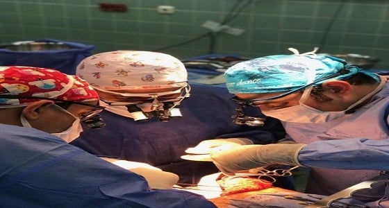 شاب يتبرع بالفص الأيمن من الكبد لينقذ أمه