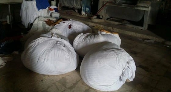 بالصور.. مخالفات صحية بالجملة في مستودع لغسيل الملابس بالرياض