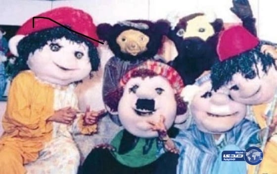 شاهد.. مختص يكشف عن الهدف من إضافة شريحة داخل سجاد المسجد النبوي 