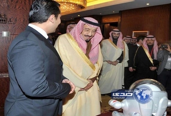 سمو ولي العهد يلتقي الطلبة السعوديين المبتعثين في اليابان